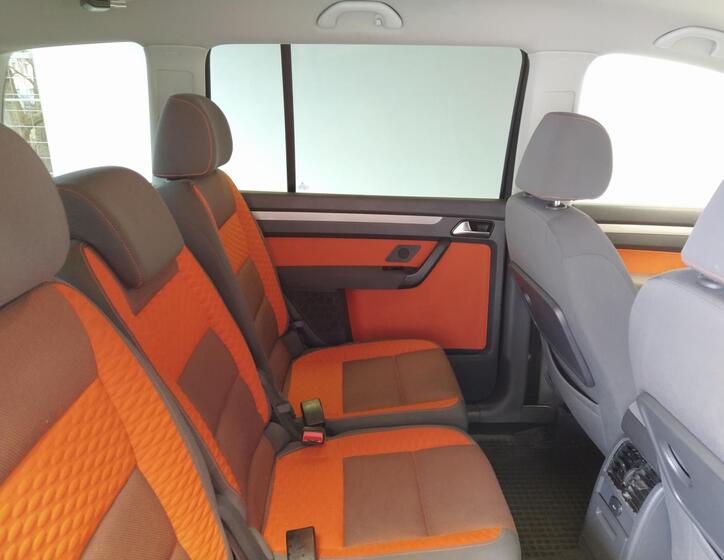 Volkswagen Touran 11