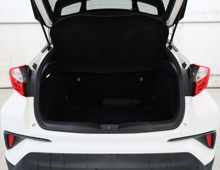 Toyota C-HR SUV 1,8 l 72 kw