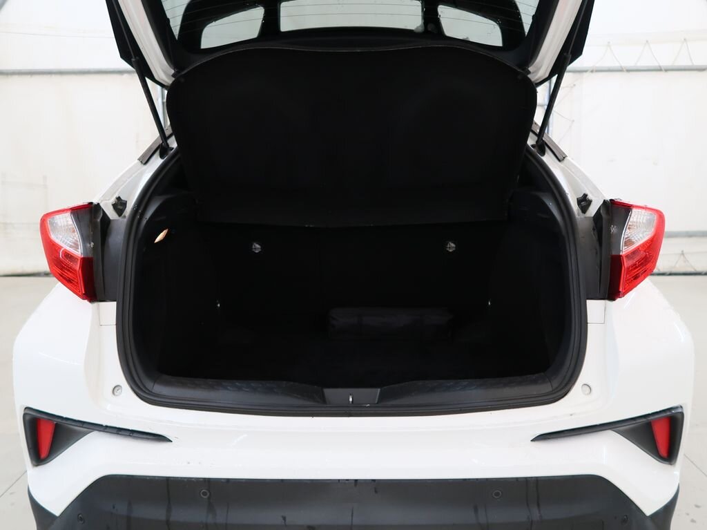 Toyota C-HR SUV 1,8 l 72 kw