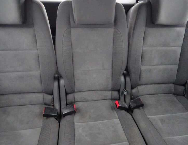 Volkswagen Touran MPV 1,2 l 77 kw