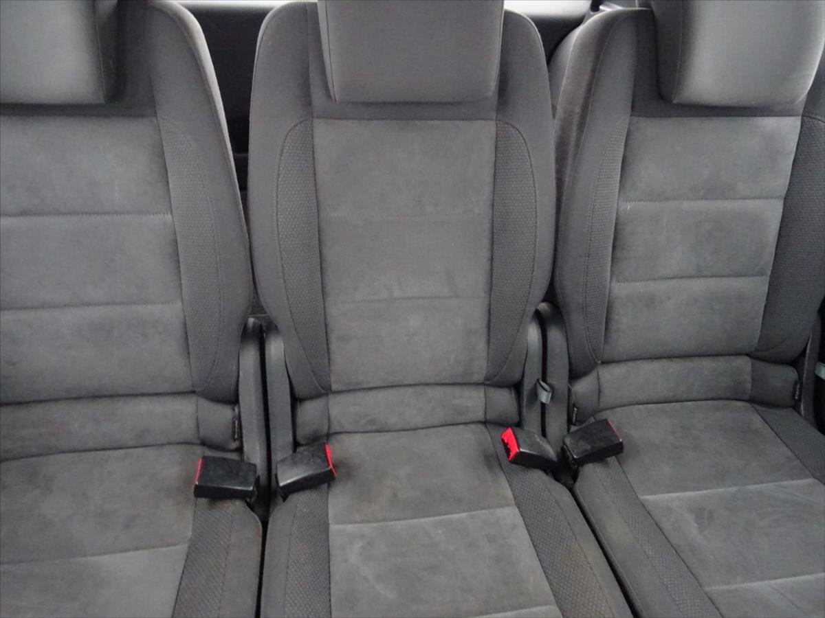 Volkswagen Touran MPV 1,2 l 77 kw