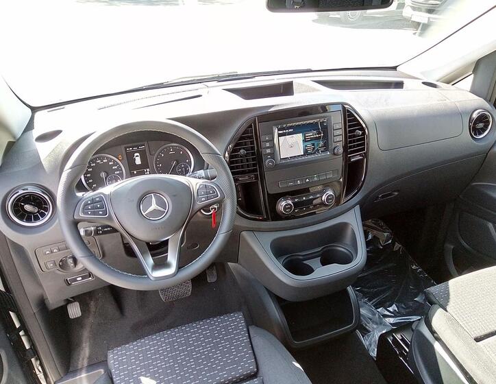 Mercedes-Benz Vito 10