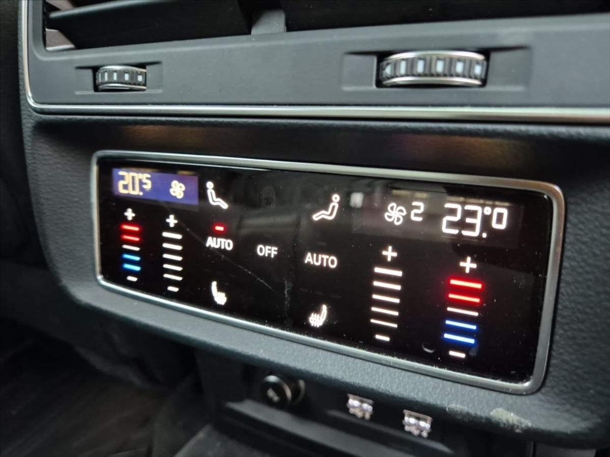 Audi SQ8 SUV / Terénní 4,0 l 320 kw