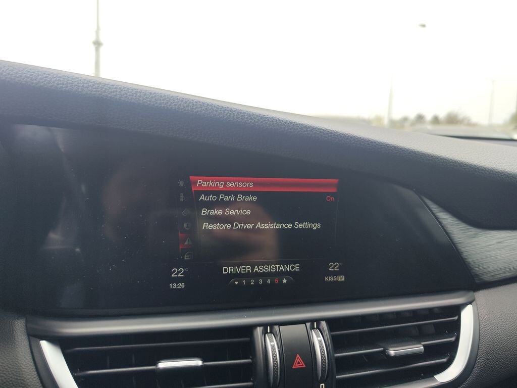 Alfa Romeo Giulia Sedan / Limuzína 2,1 l 110 kw