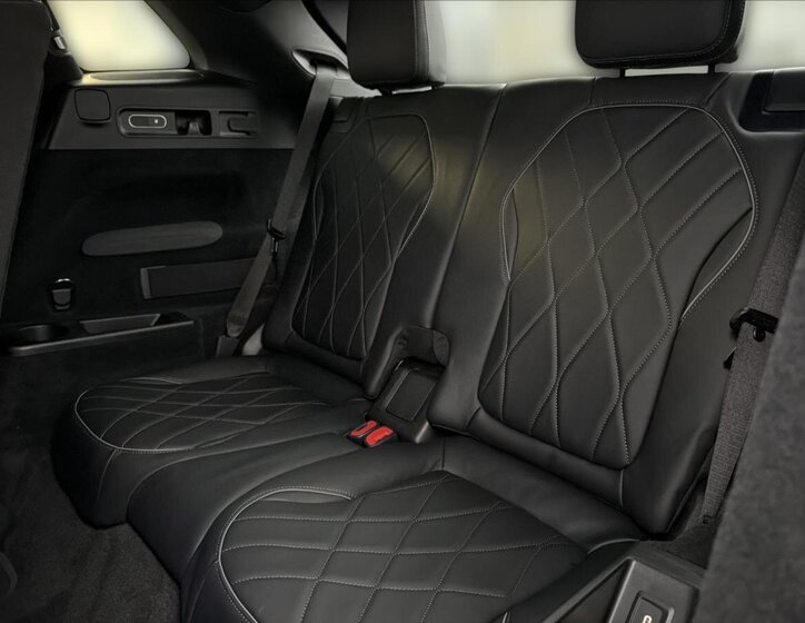 Mercedes-Benz EQS 12