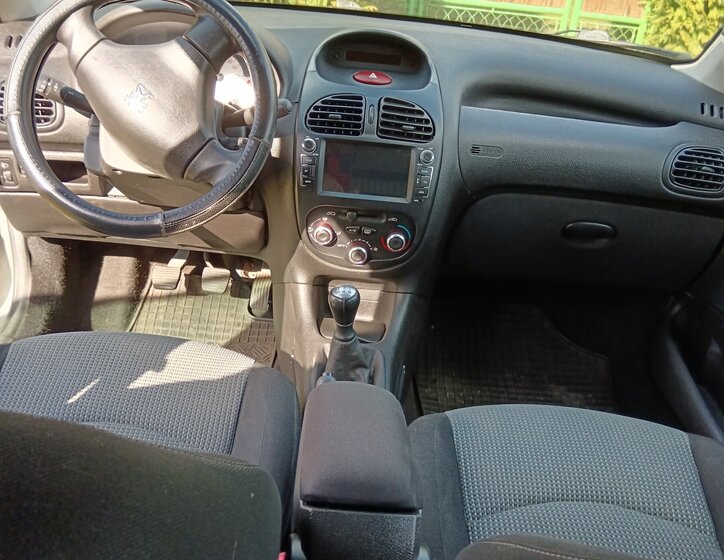 Peugeot 206 Kombi 1,4 l 50 kw