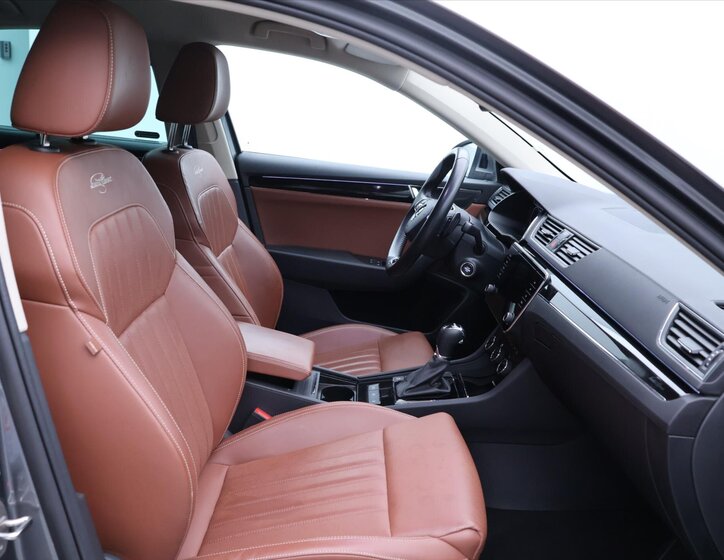 Škoda Superb Liftback 2,0 l 110 kw