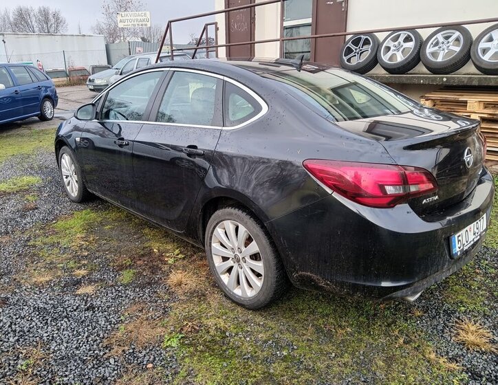 Opel Astra Sedan 1,4 l 103 kw