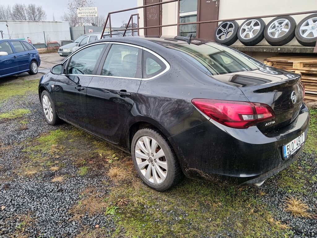 Opel Astra Sedan 1,4 l 103 kw