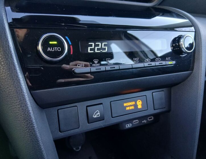 Toyota Yaris Cross 23