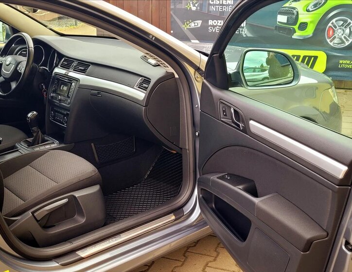 Škoda Superb Kombi 1,8 l 118 kw
