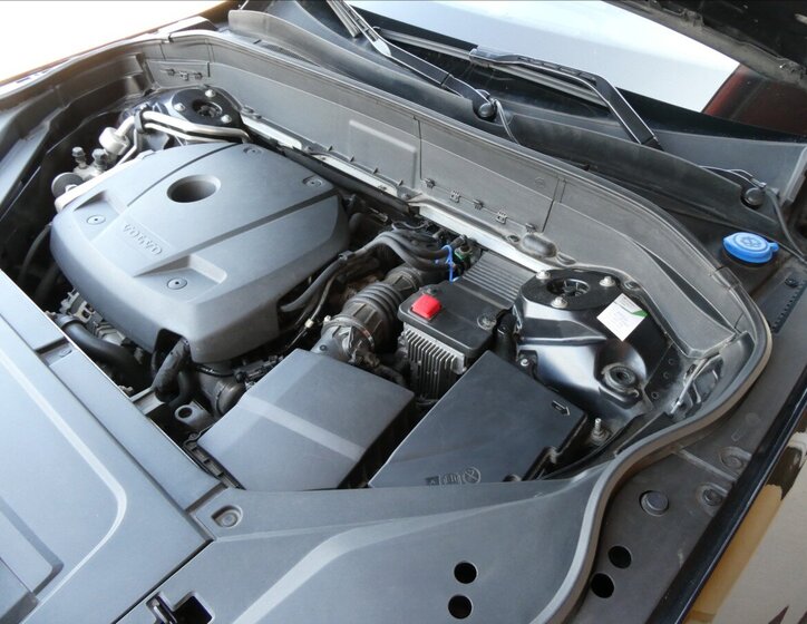 Volvo XC90 SUV / Terénní 2,0 l 228 kw