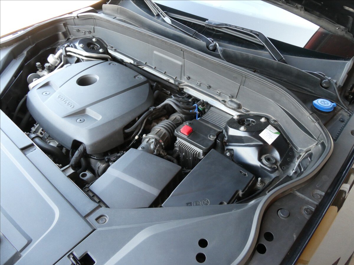 Volvo XC90 SUV / Terénní 2,0 l 228 kw