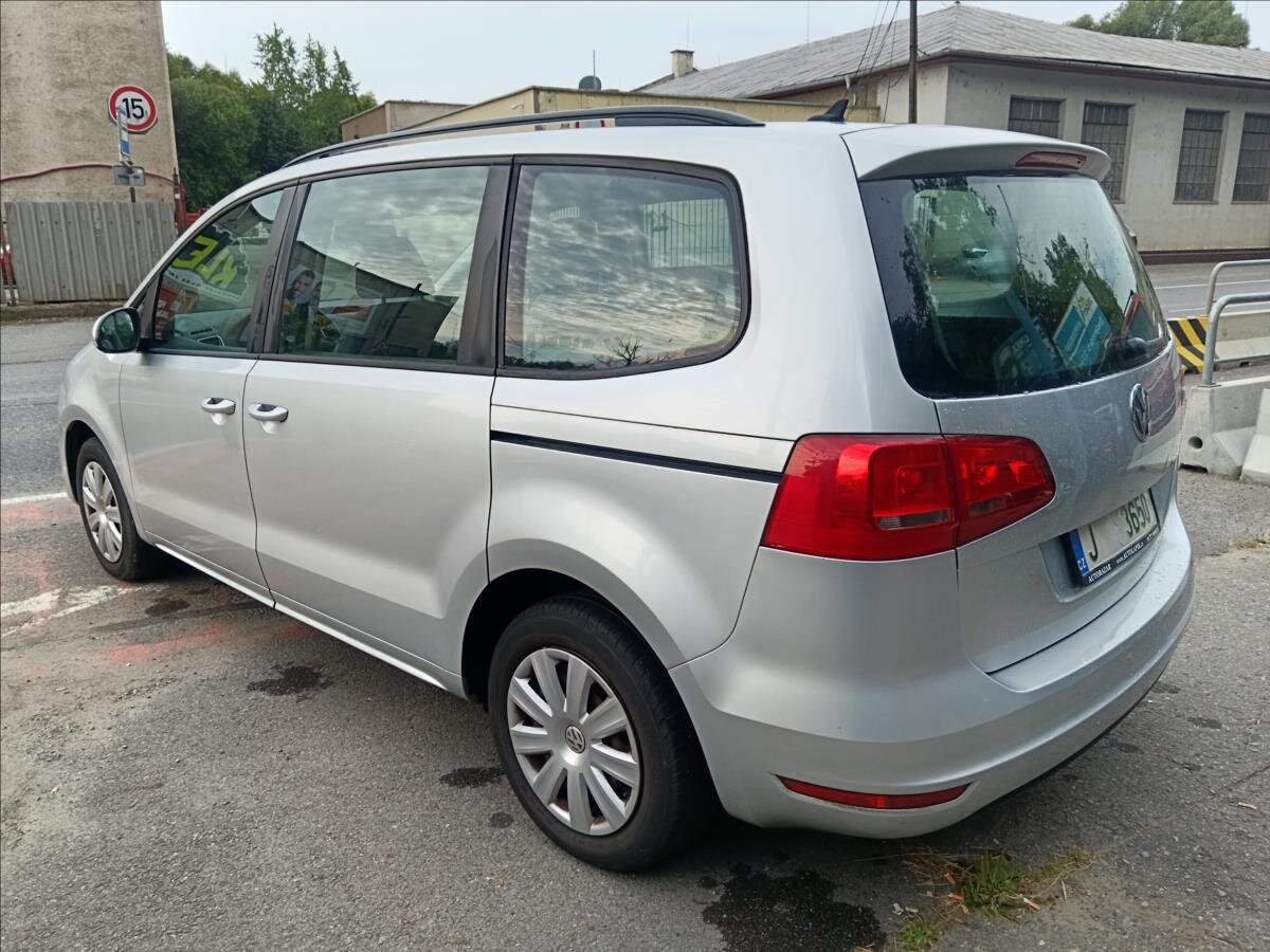 Volkswagen Sharan Kombi 2,0 l 103 kw
