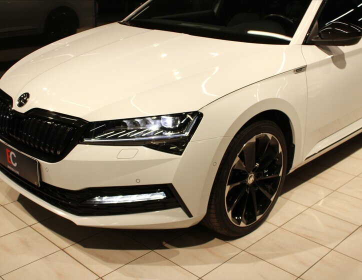 Škoda Superb Liftback 1,4 l 160 kw