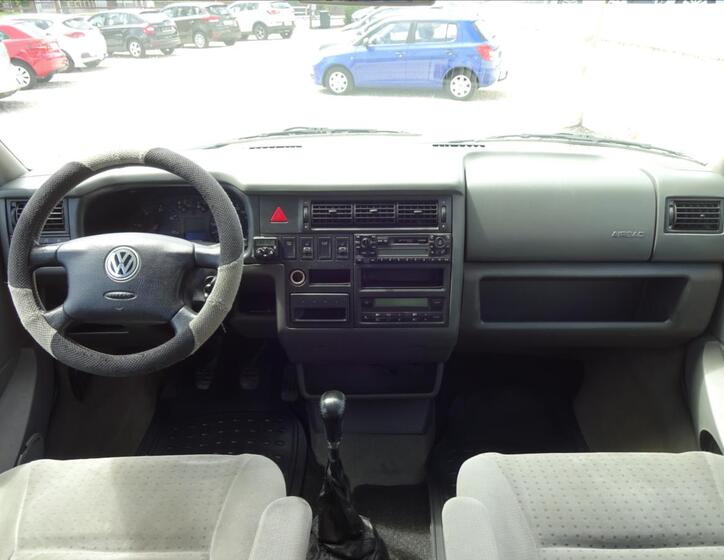 Volkswagen Caravelle 47