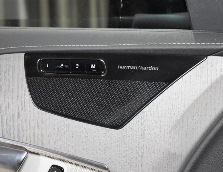 Volvo XC90 SUV / Terénní 2,0 l 184 kw