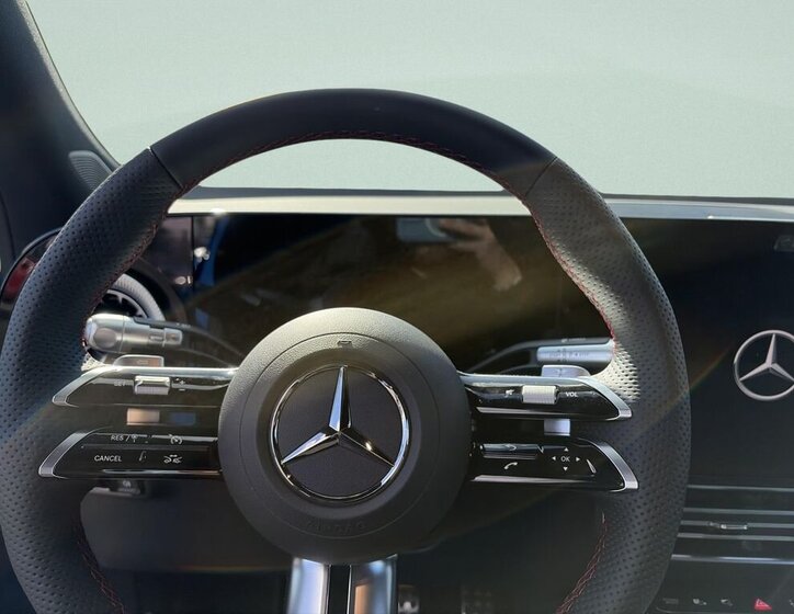 Mercedes-Benz GLB SUV / Terénní 0,0 260 kw
