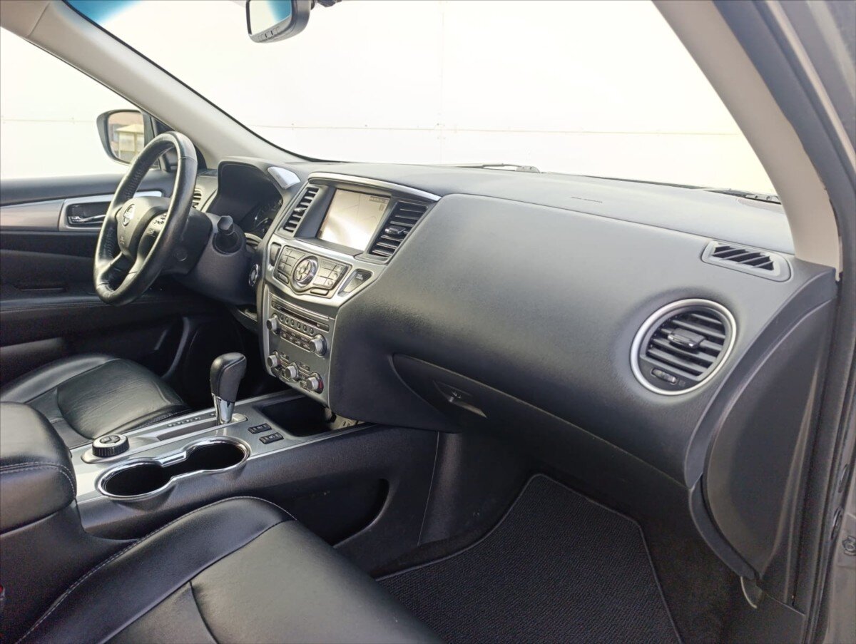 Nissan Pathfinder SUV / Terénní 3,5 l 212 kw