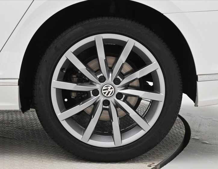 Volkswagen Passat Kombi 1,5 l 110 kw