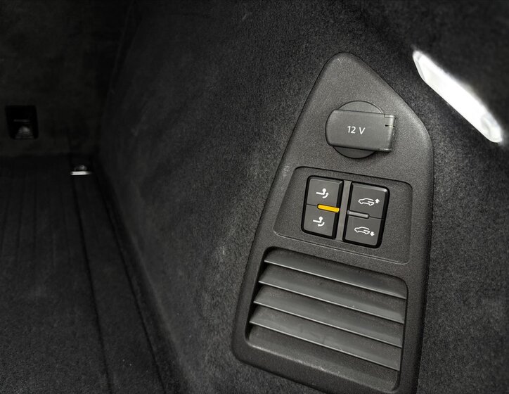 Volkswagen Touareg SUV / Terénní 3,0 l 210 kw