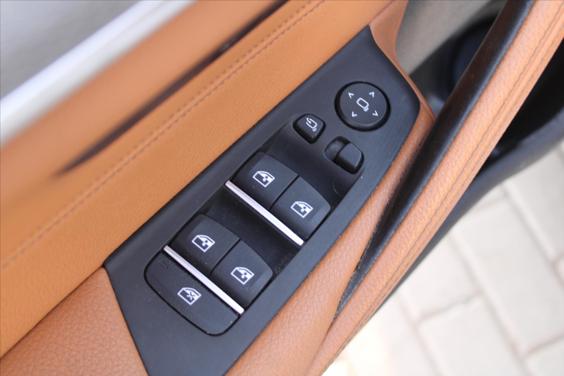 BMW Řada 5 Kombi 3,0 l 195 kw