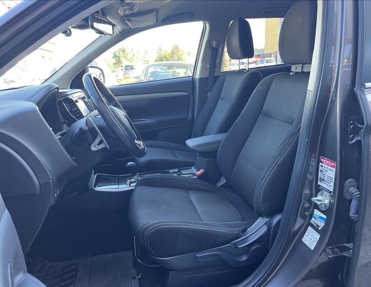 Mitsubishi Outlander SUV / Terénní 2,3 l 110 kw