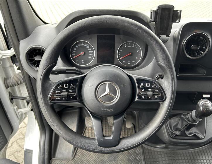 Mercedes-Benz Sprinter 12