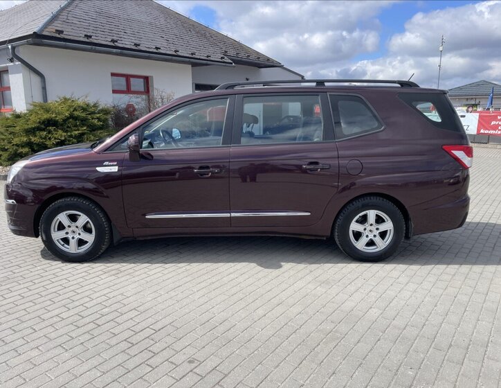 SsangYong Rodius SUV / Terénní 2,0 l 114 kw