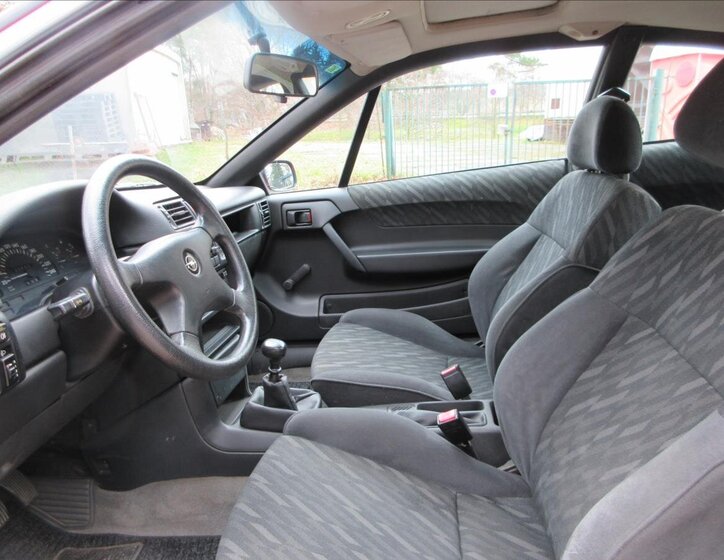 Opel Calibra Kupé 2,0 l 85 kw