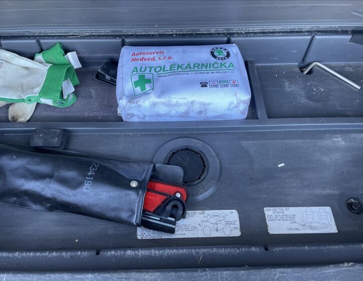 Mitsubishi Pajero 10