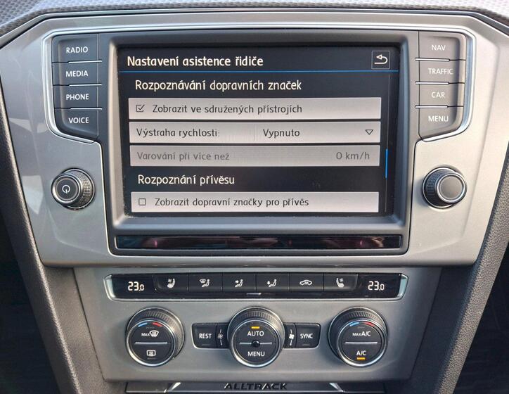 Volkswagen Passat 25