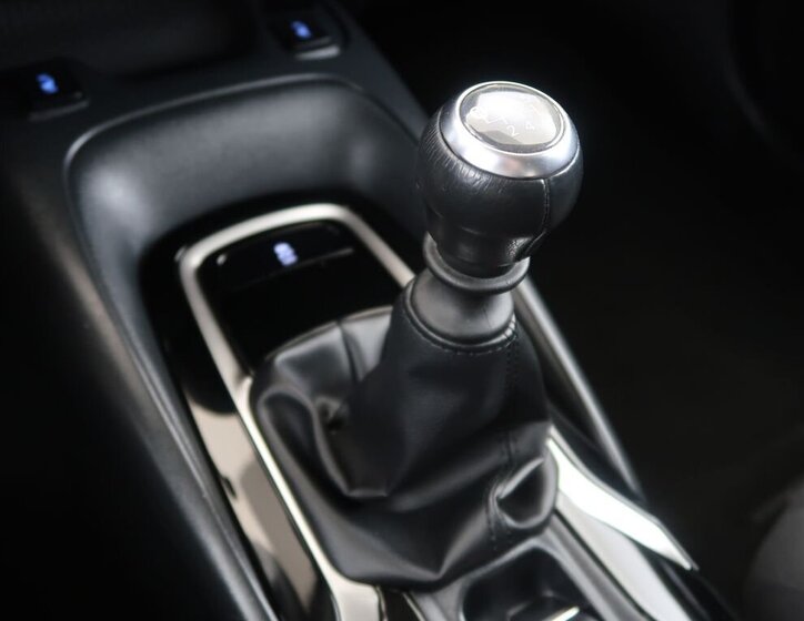 Toyota Corolla Sedan / Limuzína 1,5 l 92 kw