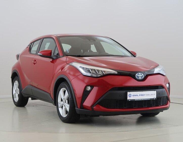 Toyota C-HR SUV / Terénní 1,8 l 72 kw