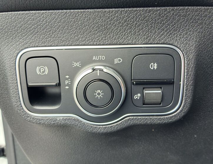 Mercedes-Benz EQB 21