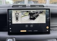 Land Rover Defender 21