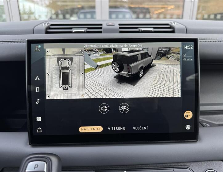 Land Rover Defender 21