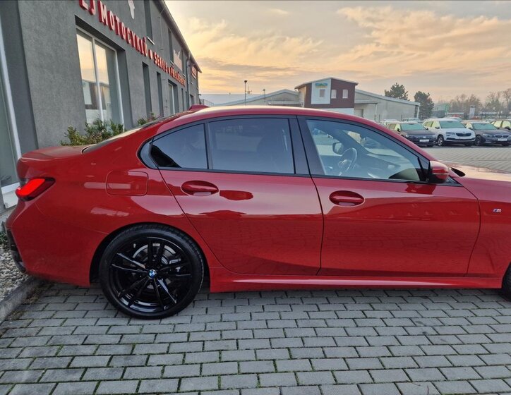BMW Řada 3 Sedan / Limuzína 2,0 l 140 kw