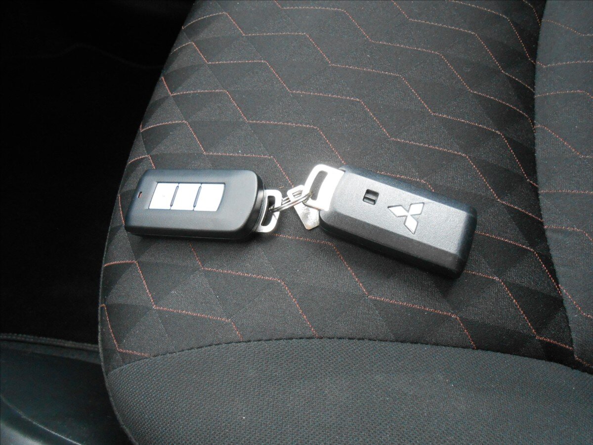 Mitsubishi Space Hatchback 1,2 l 59 kw