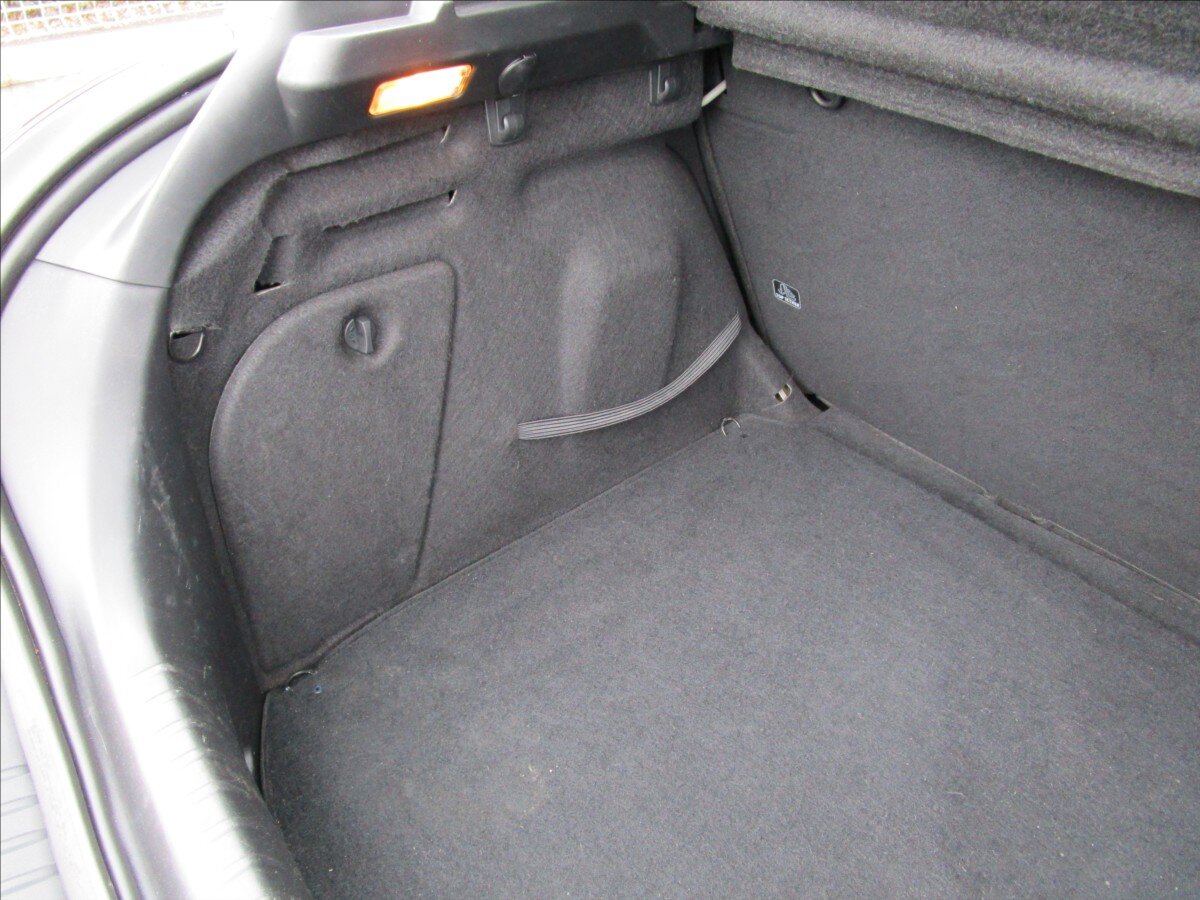 Peugeot 308 Hatchback 1,6 l 66 kw