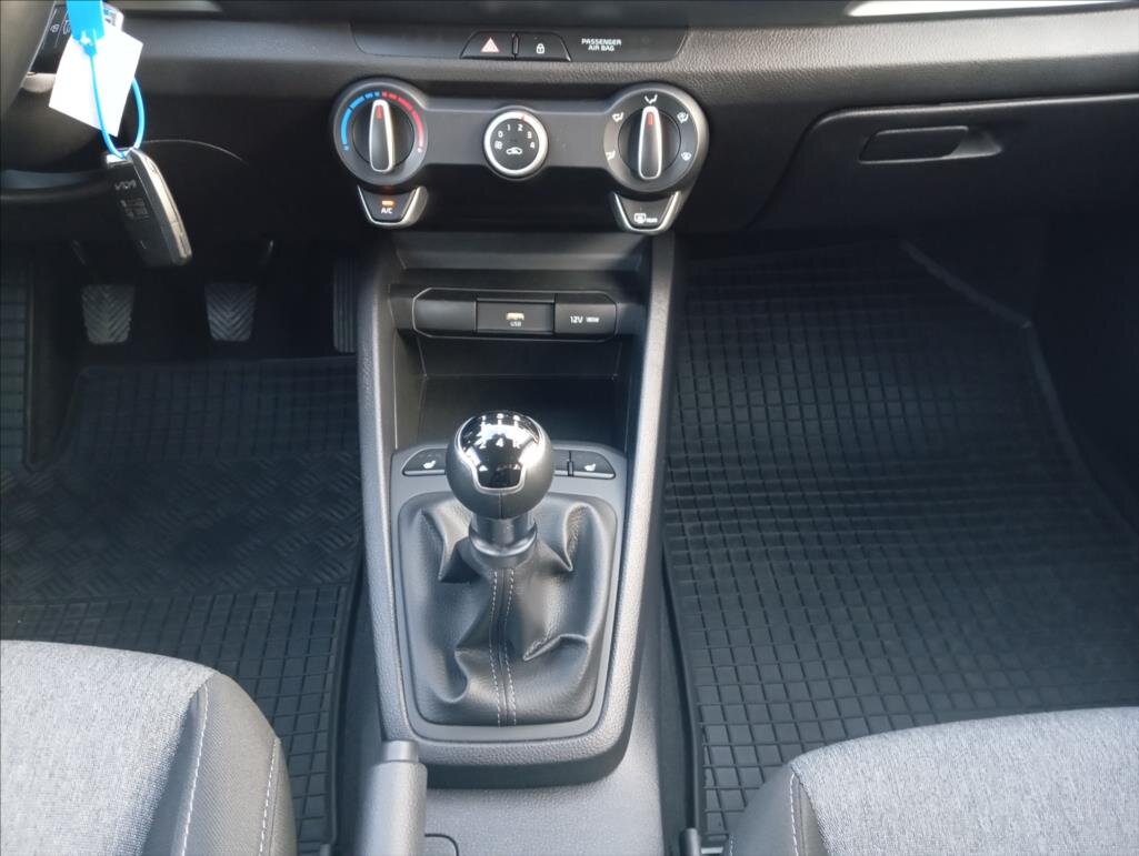 KIA Stonic SUV 1,2 l 62 kw