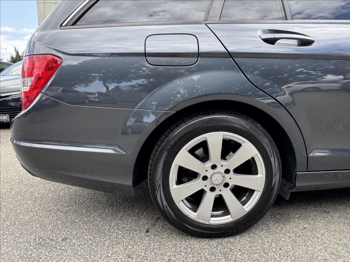 Mercedes-Benz Třídy C Kombi 2,1 l 88 kw