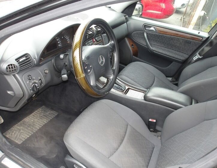 Mercedes-Benz Třídy C Kombi 2,1 l 105 kw