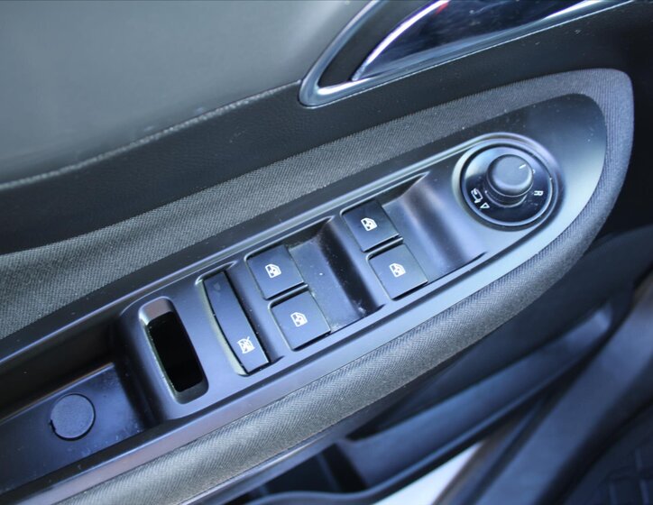 Opel Mokka SUV / Terénní 1,7 l 96 kw