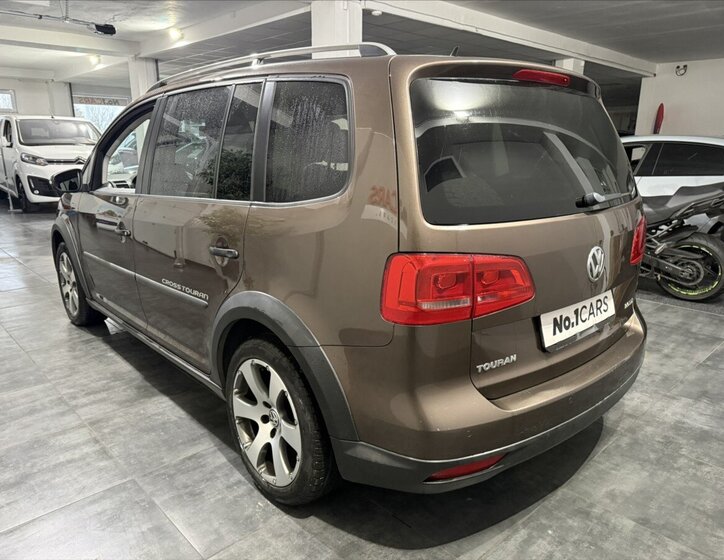 Volkswagen Touran 4