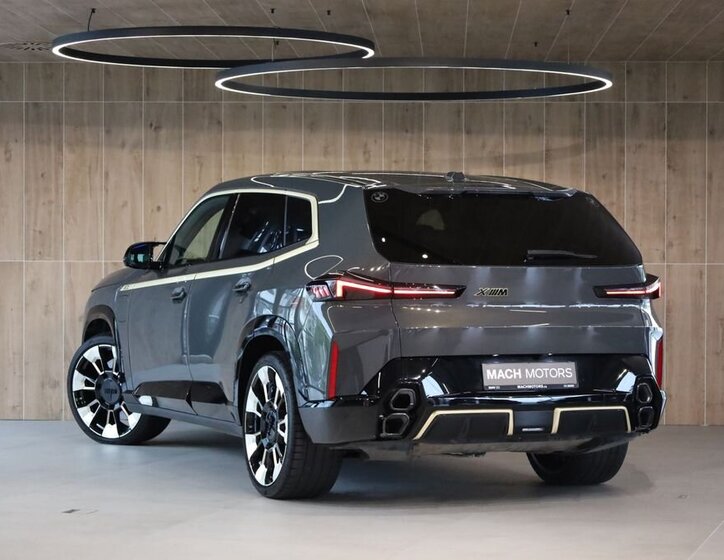 BMW XM SUV / Terénní 4,4 l 480 kw