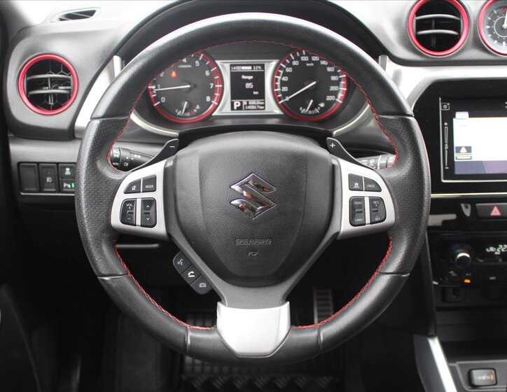 Suzuki Vitara SUV 1,4 l 103 kw
