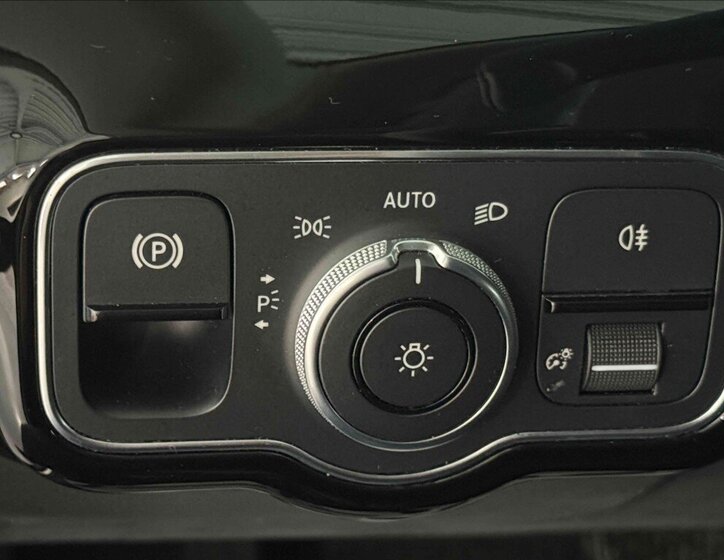 Mercedes-Benz CLA 18