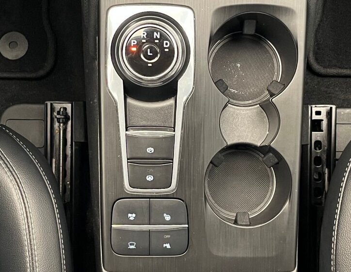 Ford Kuga SUV / Terénní 2,5 l 140 kw