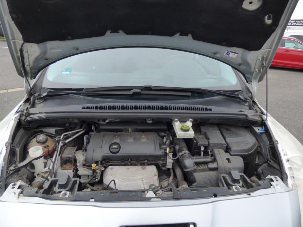 Peugeot 5008 MPV 1,6 l 88 kw